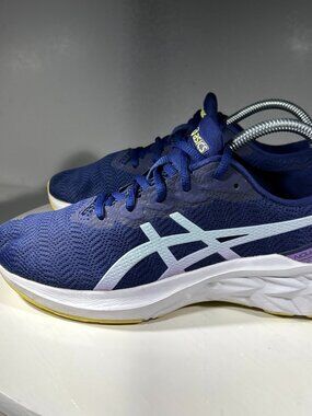 ASICS Novablast 2 Boys Mens Running Shoes Size 6.5 Blue Sneakers Walking Jogging